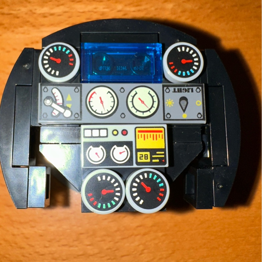 LEGO F1 Steering Wheel - Make and Take Build with Instructions